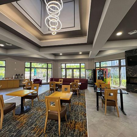 La Quinta By Wyndham Raleigh Cary Hotel Exterior foto