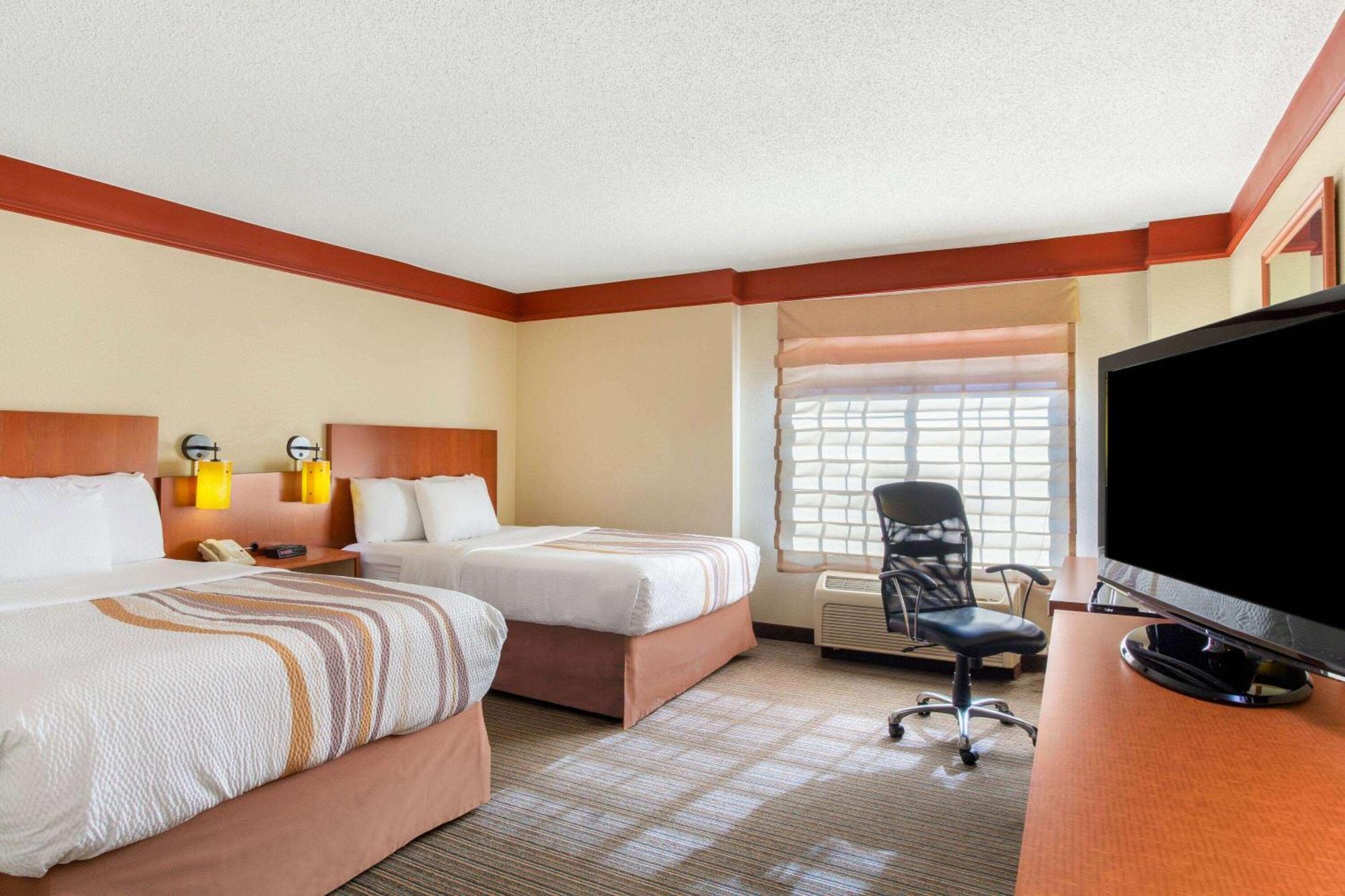 La Quinta By Wyndham Raleigh Cary Hotel Exterior foto